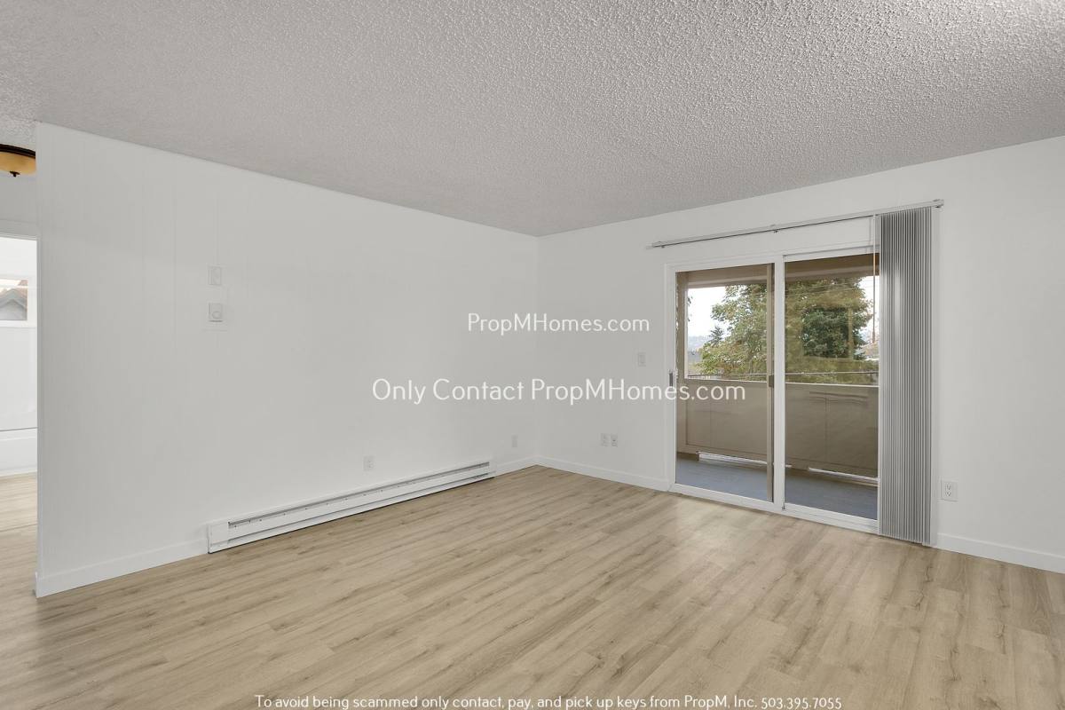 Apartment for rent at 716 9th St, Oregon City, OR 97045