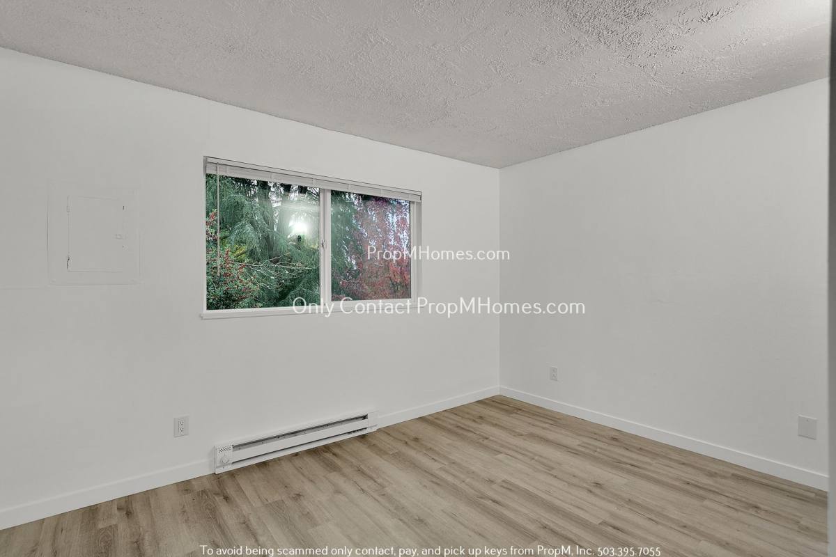 Apartment for rent at 716 9th St, Oregon City, OR 97045