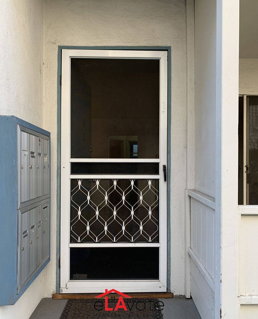 Apartment for rent at 429 S Sherbourne Dr, Los Angeles, CA 90048