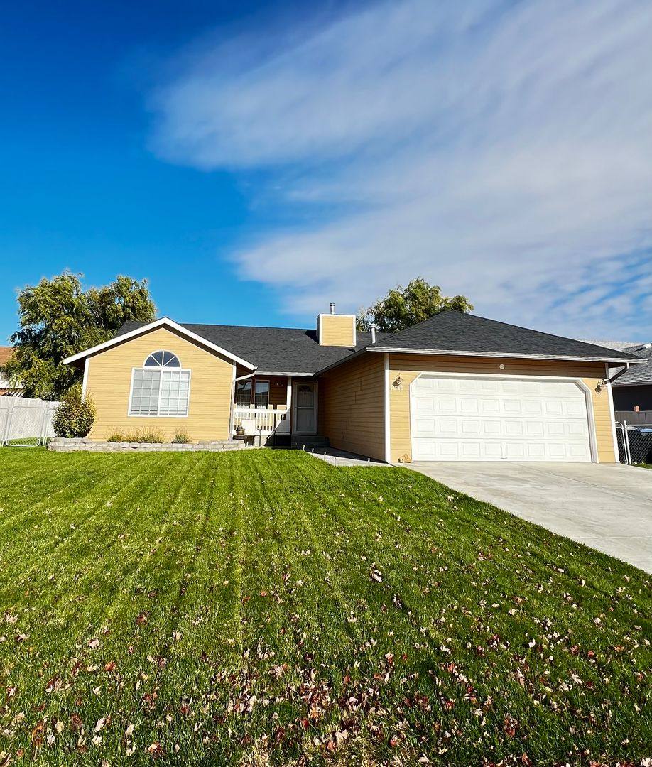 House for rent at 1346 E Sandpiper Circle, Moses Lake, WA 98837