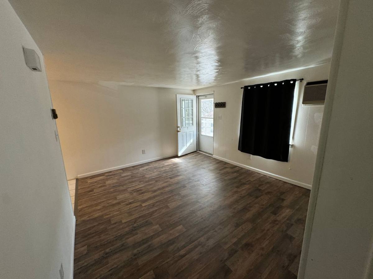Apartment for rent at 606 Millers Run Rd, Cuddy, PA 15031