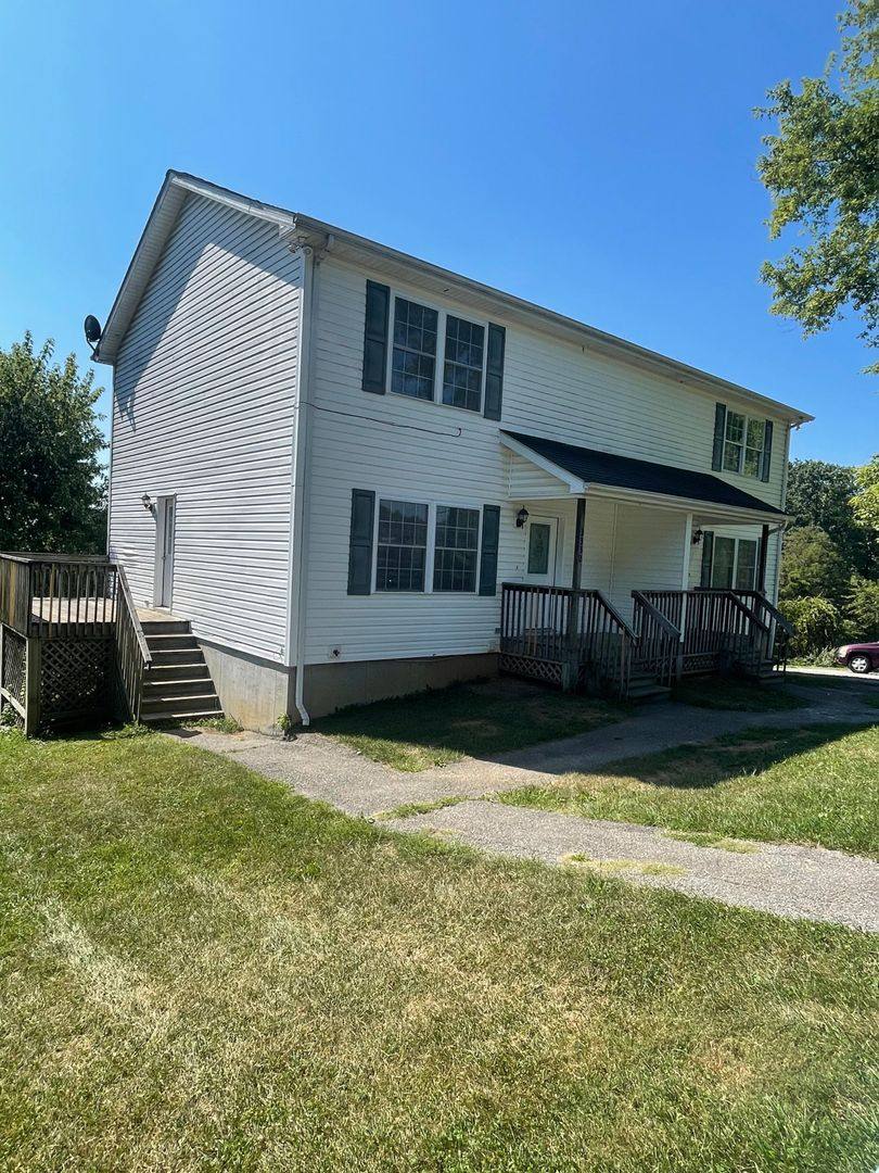 Townhouse for rent at 3330 Yellow Sulphur Rd, Blacksburg, VA 24060