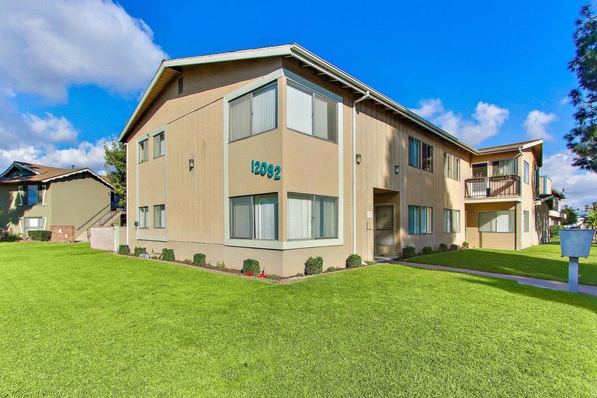 Plaza Peacock Apartment Homes 12201 Peacock Court, Garden Grove, CA 92841