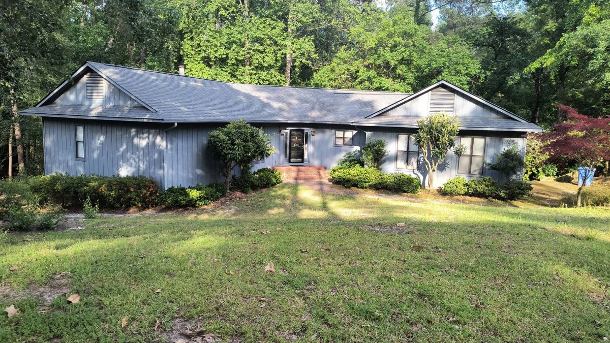 House for rent at 423 Brightwood Dr, Fayetteville, NC 28303