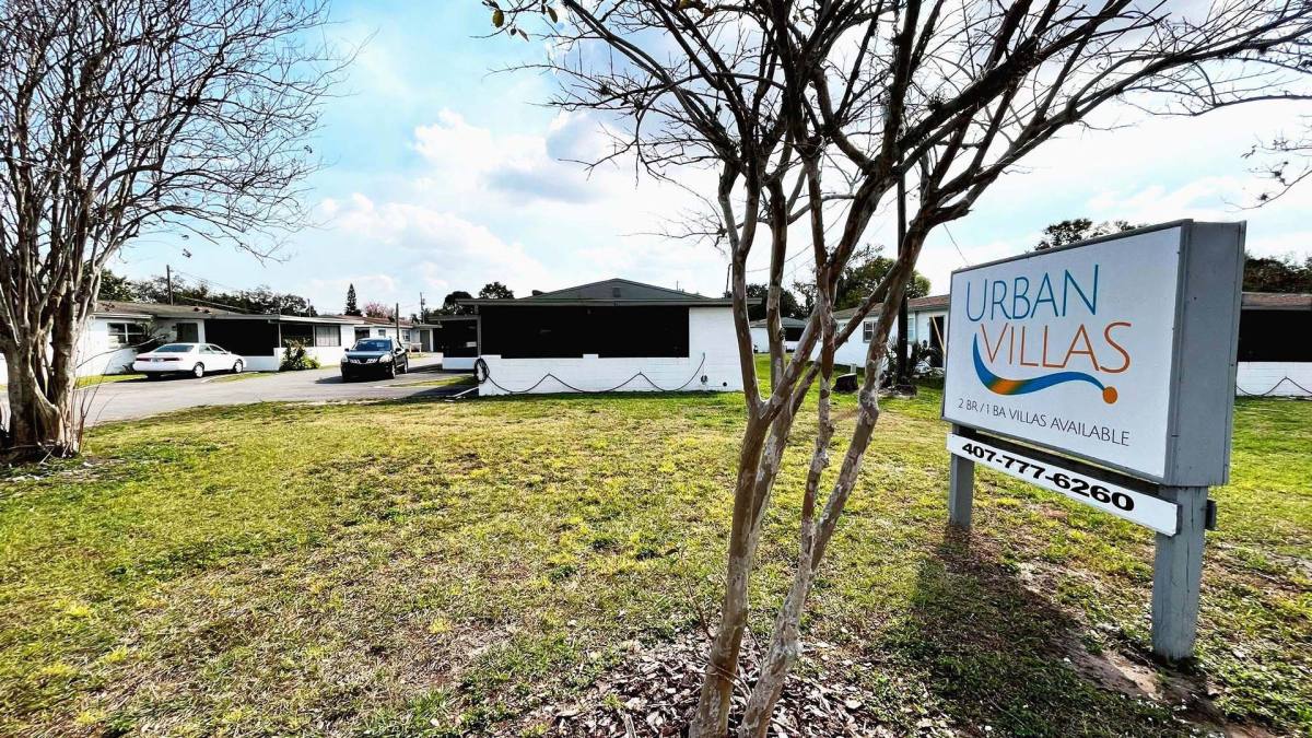 Apartment for rent at 308 W Lancaster Rd, Orlando, FL 32809