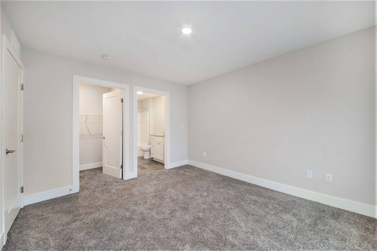 Townhouse for rent at 3395 Rayjay Dr NE, Grand Rapids, MI 49525