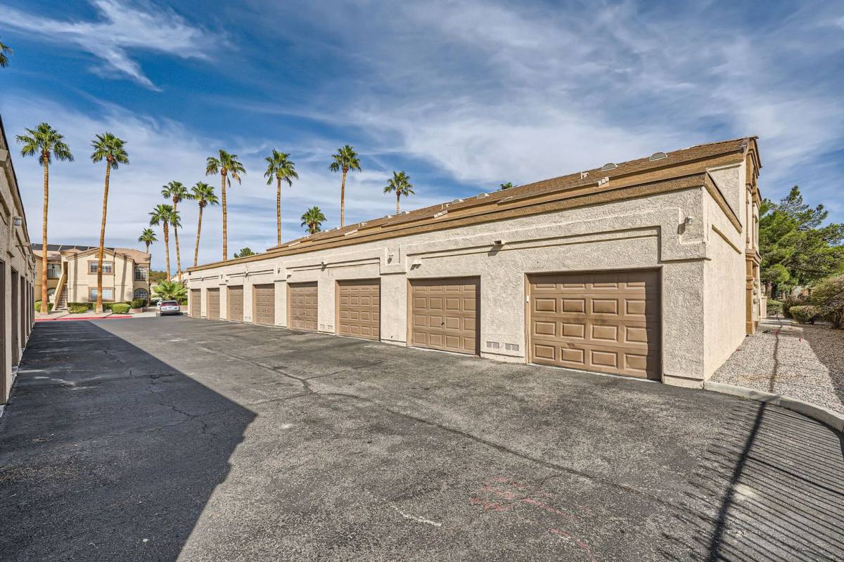 Apartment for rent at 3612 Shawn Reynolds, Las Vegas, NV 89129