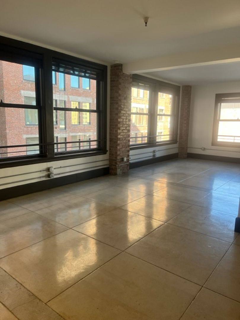 Apartment for rent at 756 S Broadway, Los Angeles, CA 90014