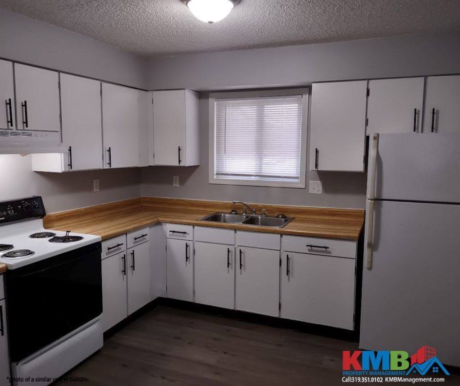 Apartment for rent at 300 Pirie Dr #2, Hiawatha, IA 52233
