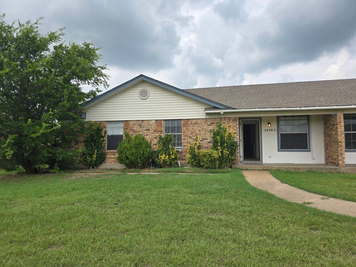 Apartment for rent at 1105 N Nolan River Rd, Cleburne, TX 76033