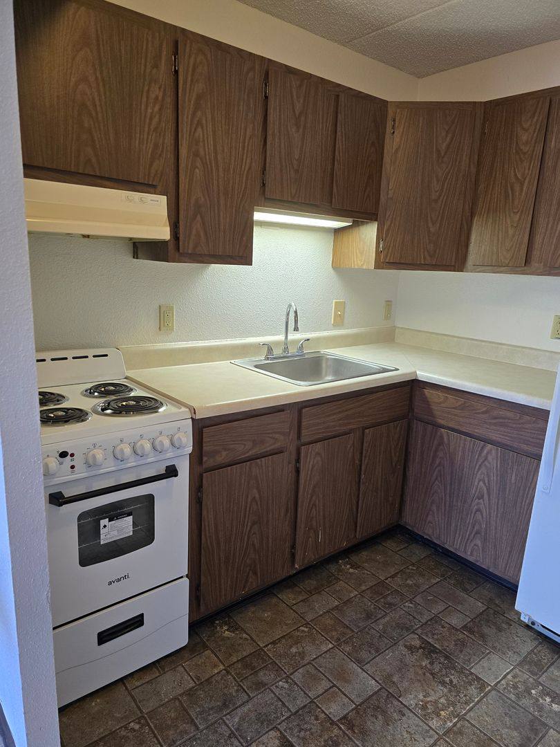 Apartment for rent at 211 S Smith St, Algona, IA 50511