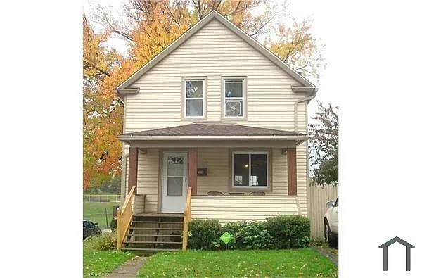 House for rent at 878 Clark St, Akron, OH 44306
