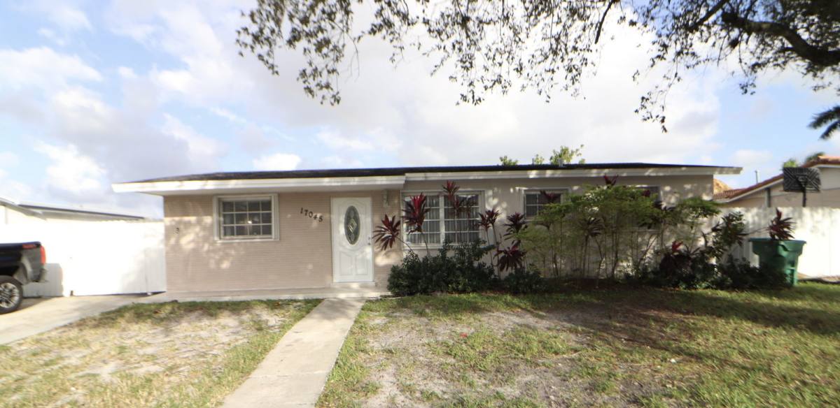House for rent at 17045 NW 87th Ave, Hialeah, FL 33015