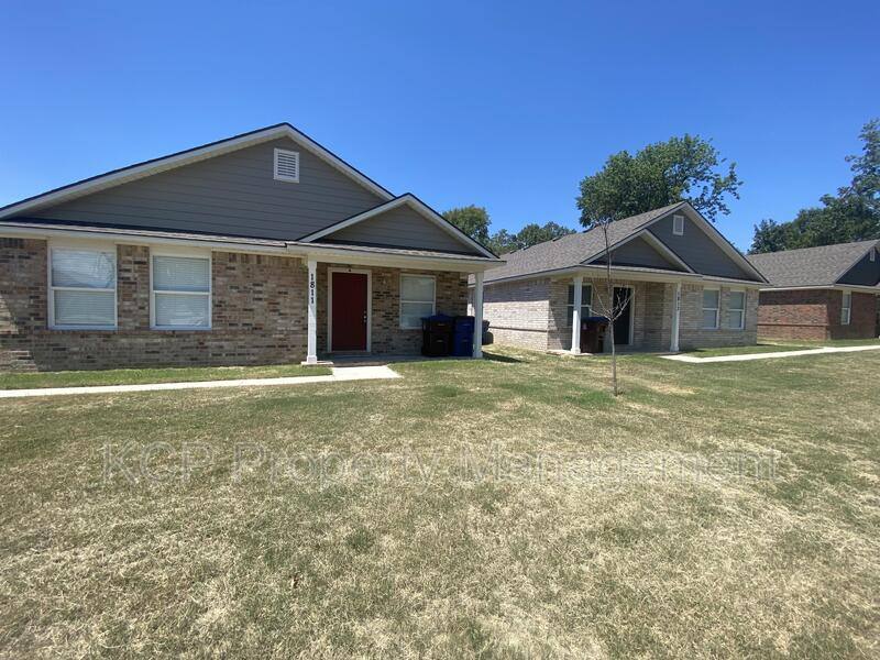 Apartment for rent at 1815 Osage St #A, Fort Smith, AR 72901