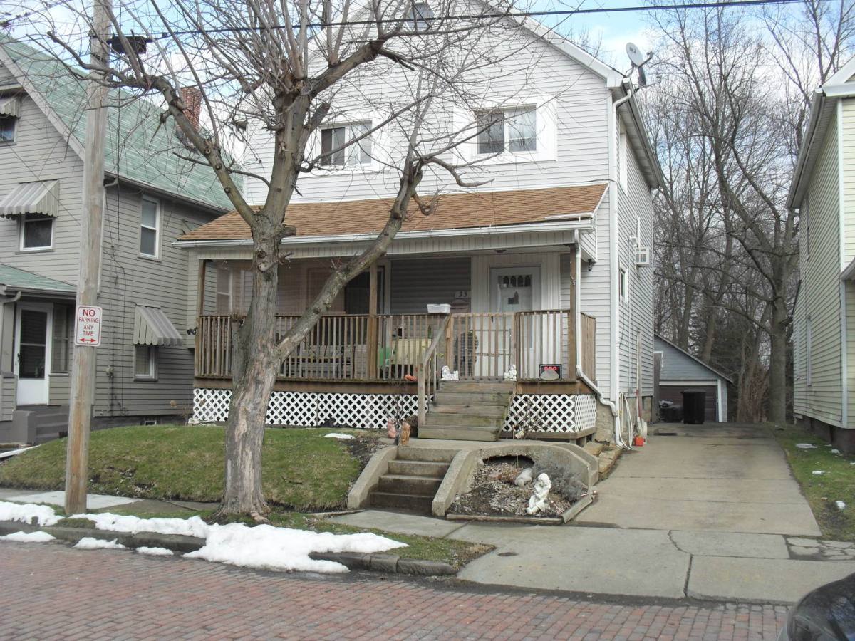 House for rent at 35 N Whitney Ave, Youngstown, OH 44509