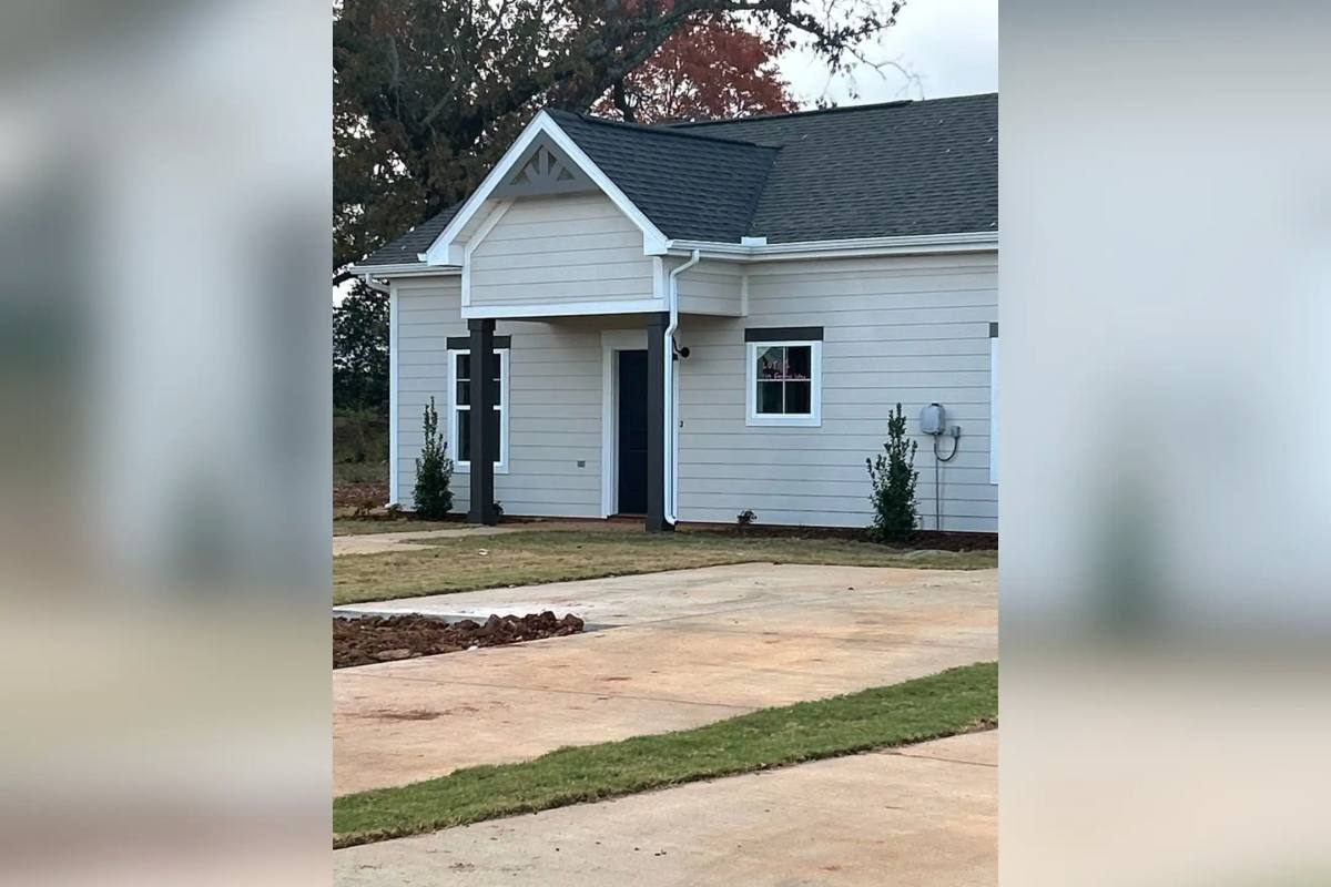 Townhouse for rent at 122 Foster Way Dr, Madison, AL 35758