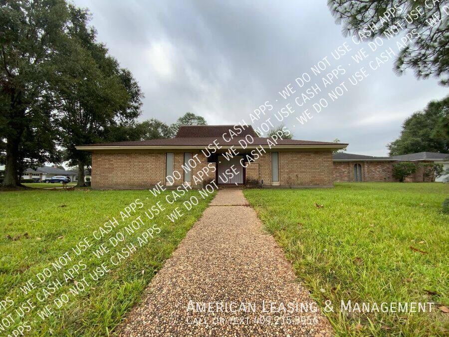 House for rent at 8601 Willow Bend Court, Port Arthur, TX 77642