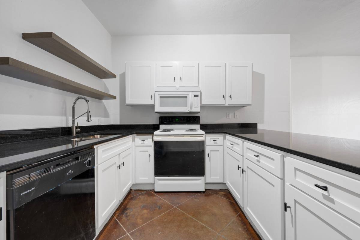 Apartment for rent at 512 Daughtrey Ave, Waco, TX 76706