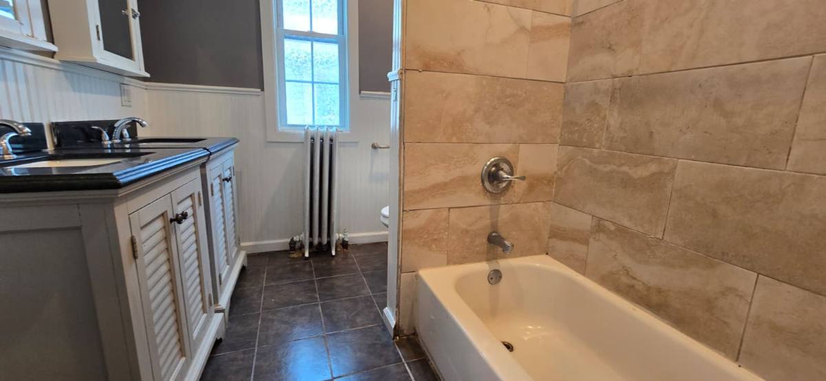 Apartment for rent at 219 -221 Quail St, Albany, NY 12203