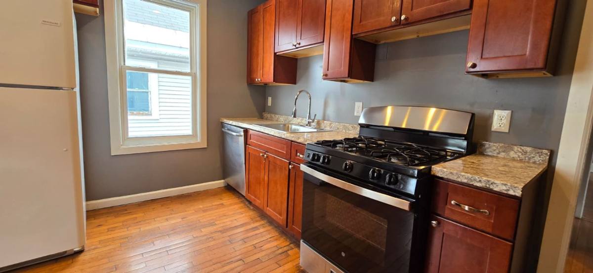 Apartment for rent at 219 -221 Quail St, Albany, NY 12203