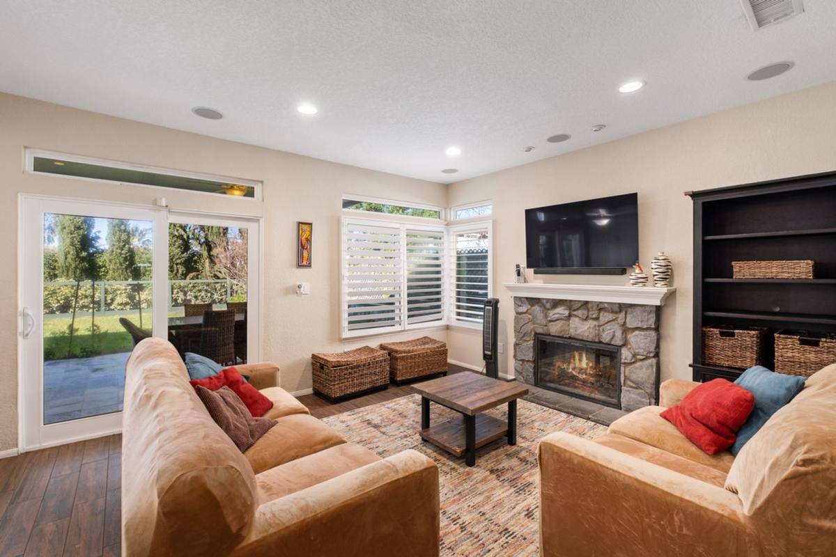House for rent at 20891 Porter Ranch Rd, Trabuco Canyon, CA 92679