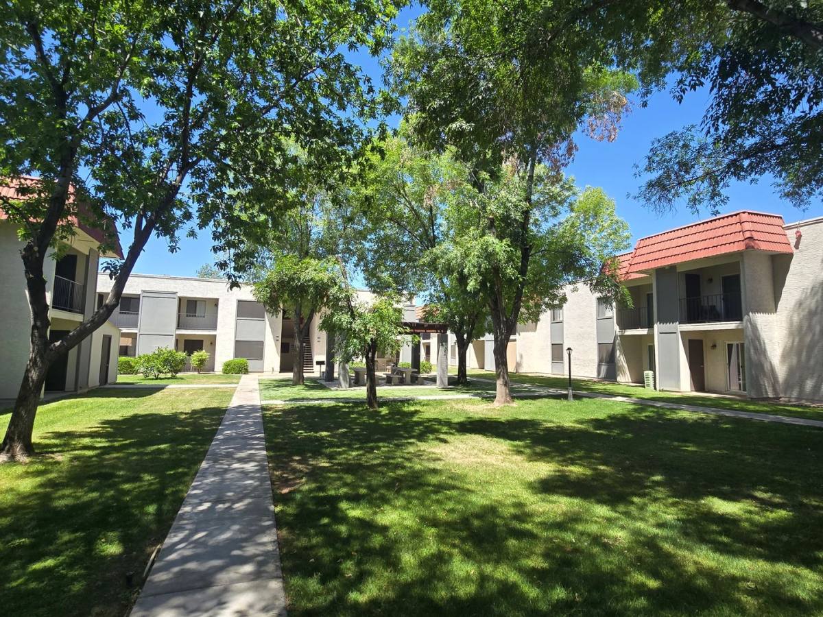 Apartment for rent at 8605 N 59th Ave, Glendale, AZ 85302