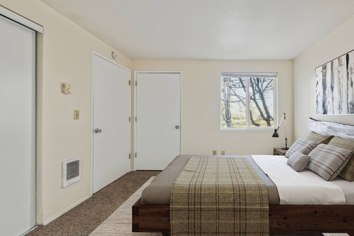 Apartment for rent at 1645 NE 20th St, Gresham, OR 97030