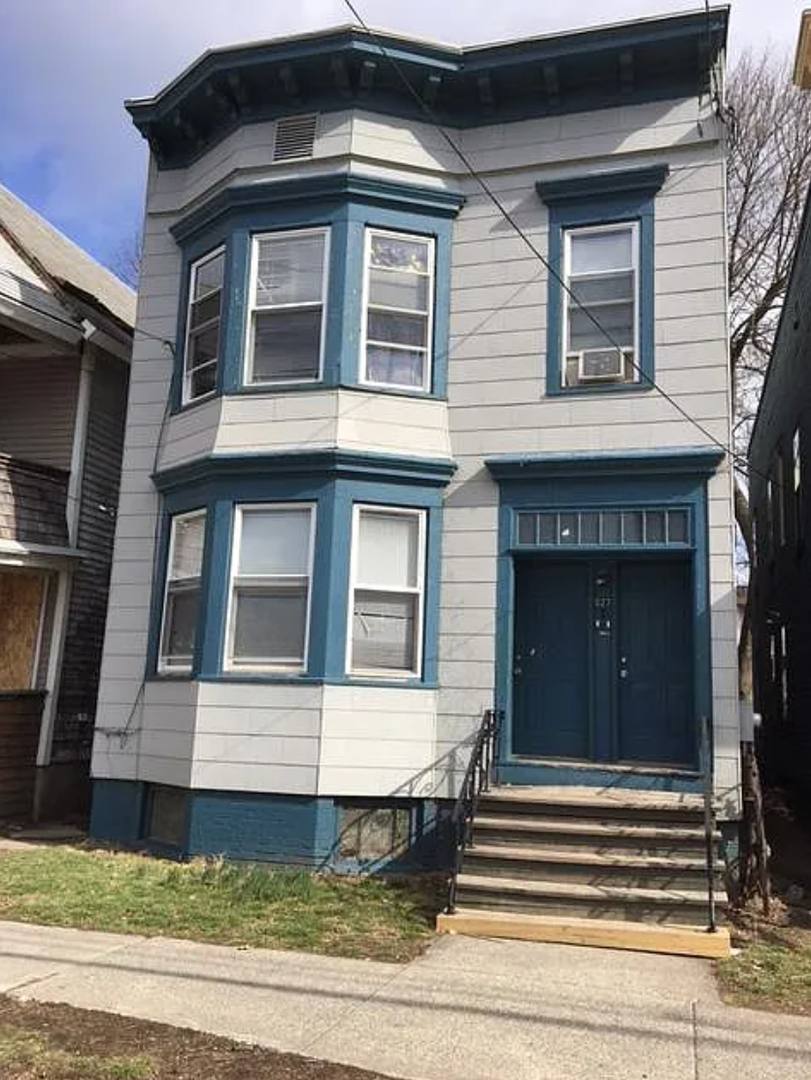 Apartment for rent at 527 Washington Ave, Albany, NY 12206