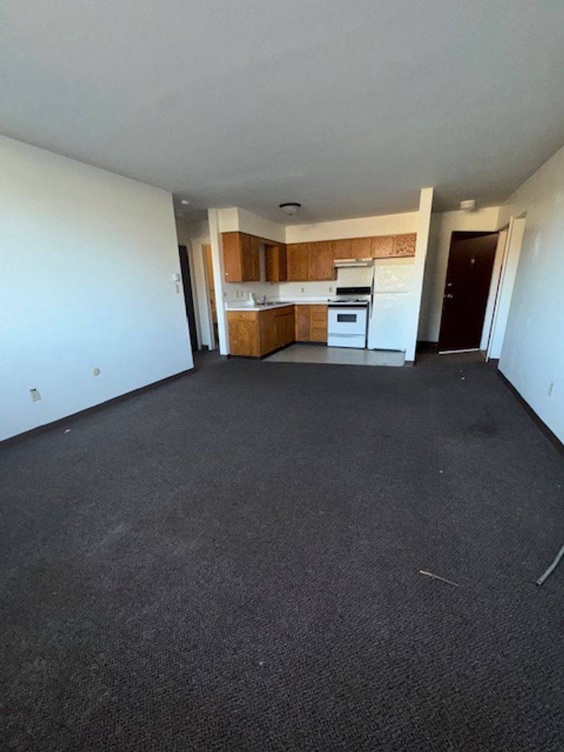 Apartment for rent at 410-485 20th St SE, Huron, SD 57350