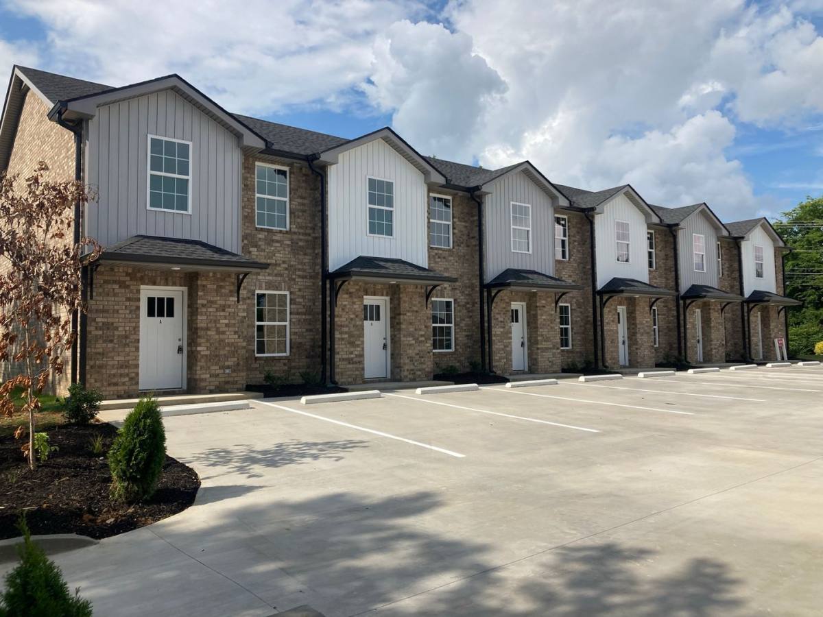 Townhouse for rent at 914 Peachers Mill Rd, Clarksville, TN 37042
