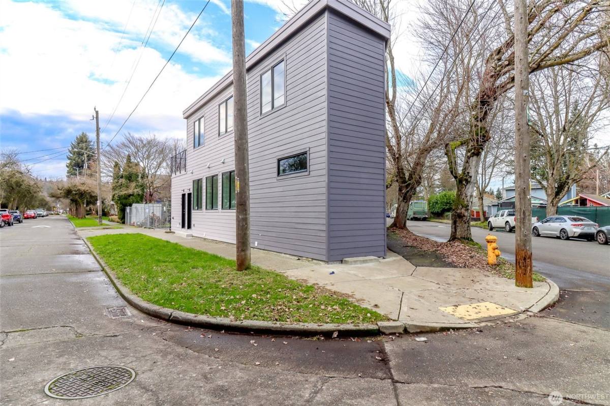Apartment for rent at 8333 Dallas Ave, Seattle, WA 98108