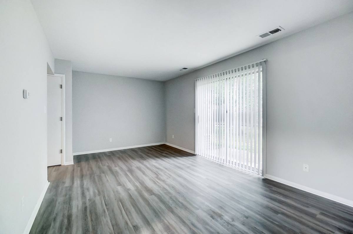 Townhouse for rent at 220 E Hoover Dr, Fort Wayne, IN 46816