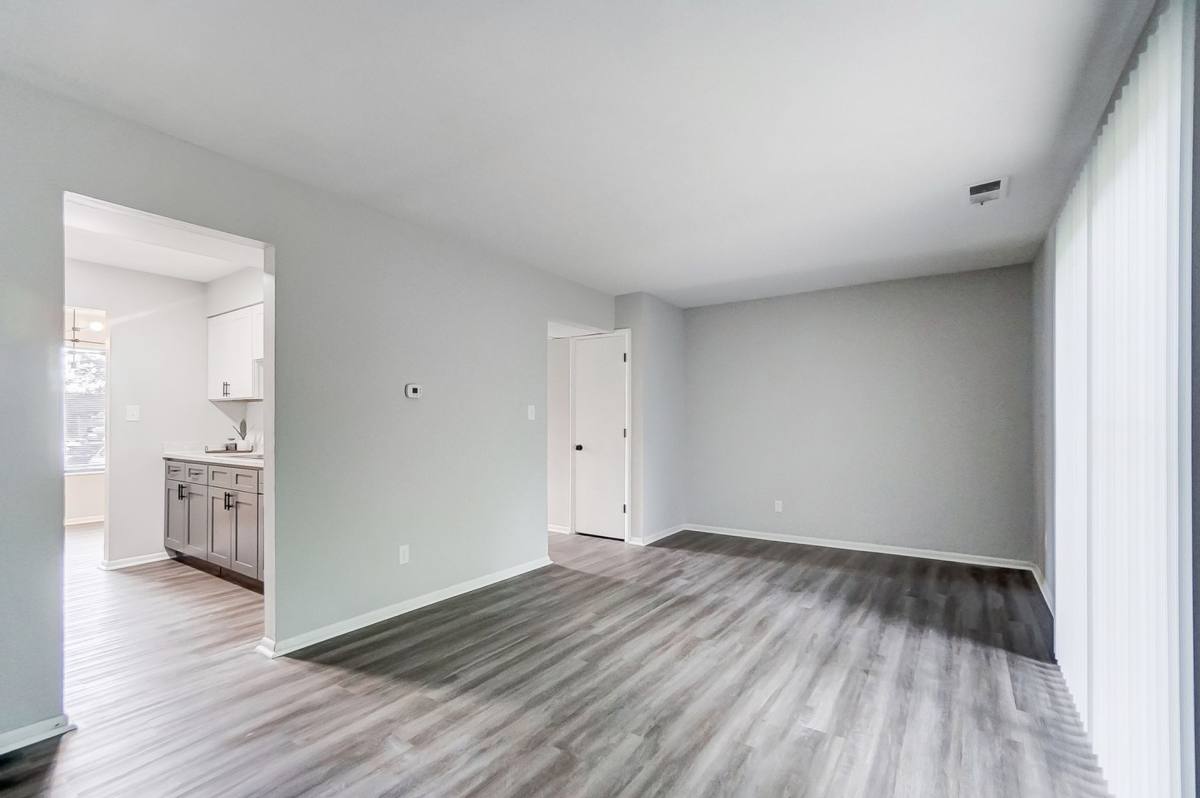 Townhouse for rent at 220 E Hoover Dr, Fort Wayne, IN 46816