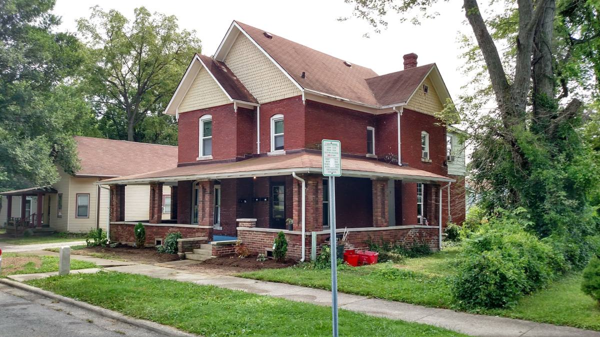 Apartment for rent at 615 W 6th St, Bloomington, IN 47404