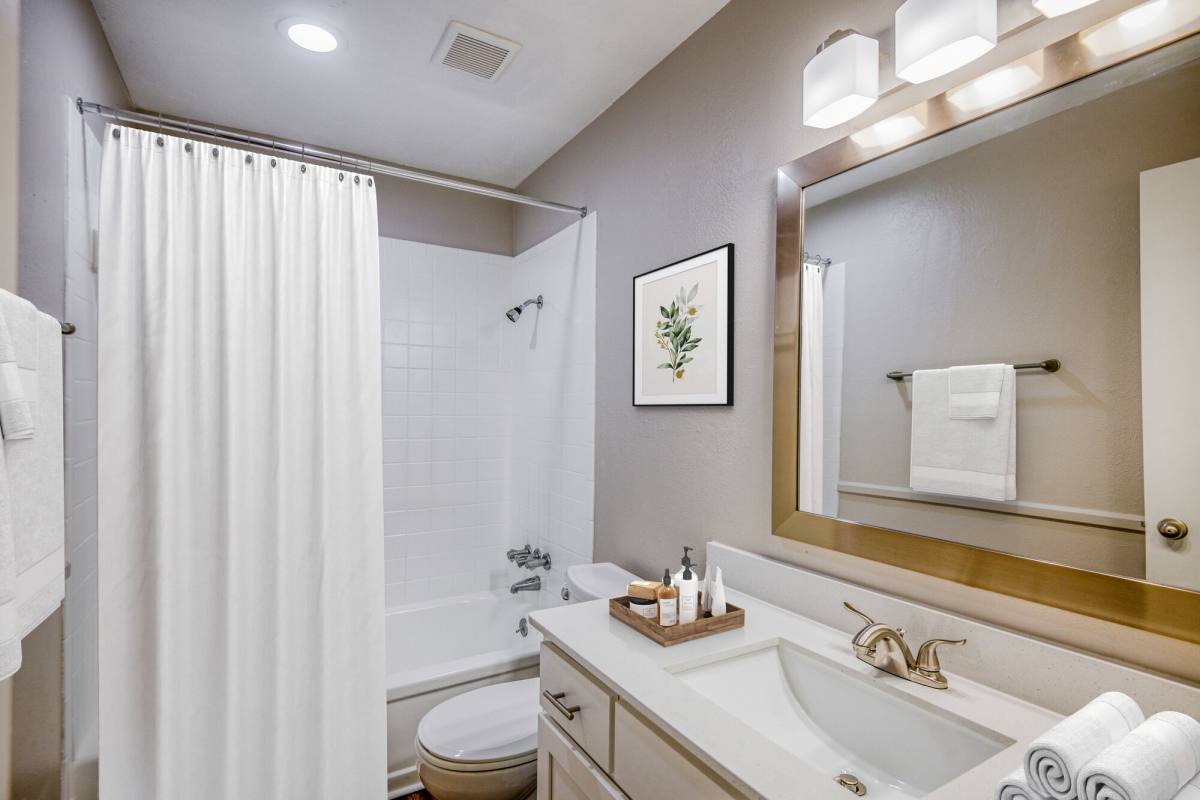 Apartment for rent at Lakeridge Heights, 8783 Ferndale Rd, Dallas, TX 75238