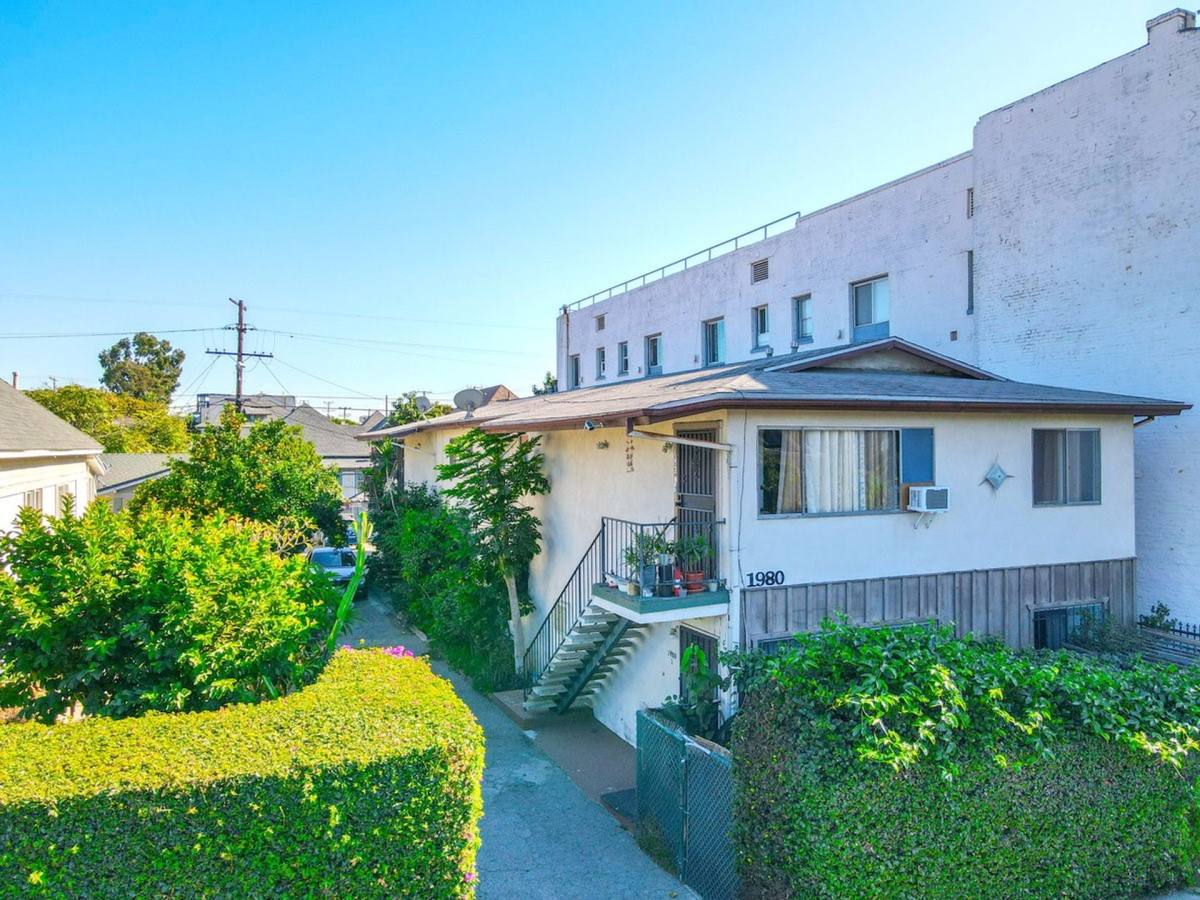 Apartment for rent at 1980 Park Grove Ave, Los Angeles, CA 90007