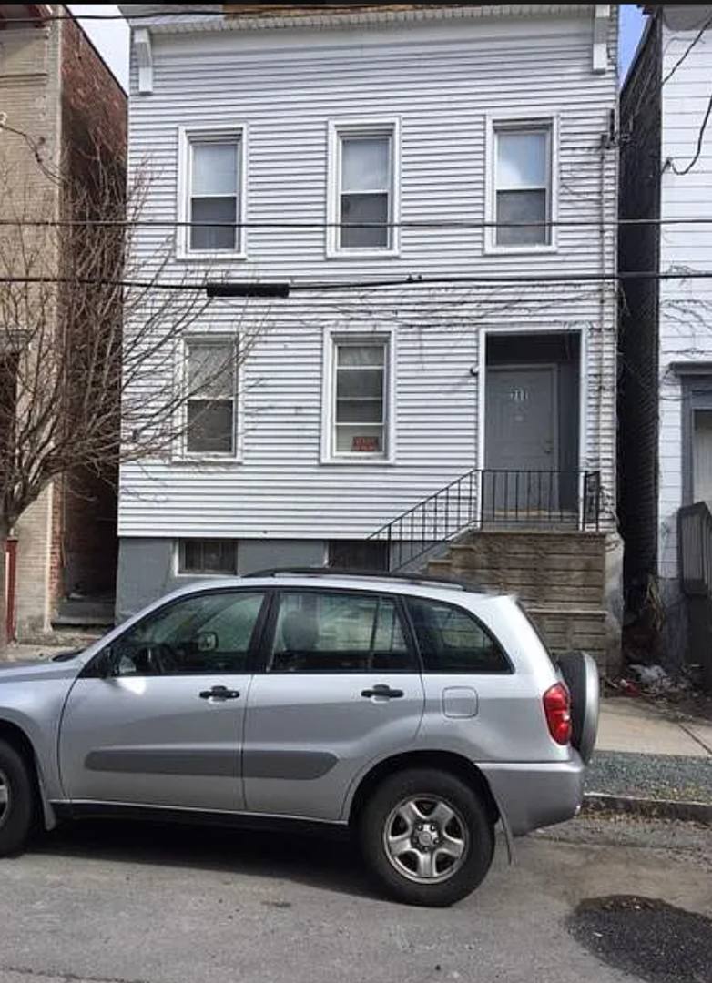 Apartment for rent at 711 State St, Albany, NY 12203
