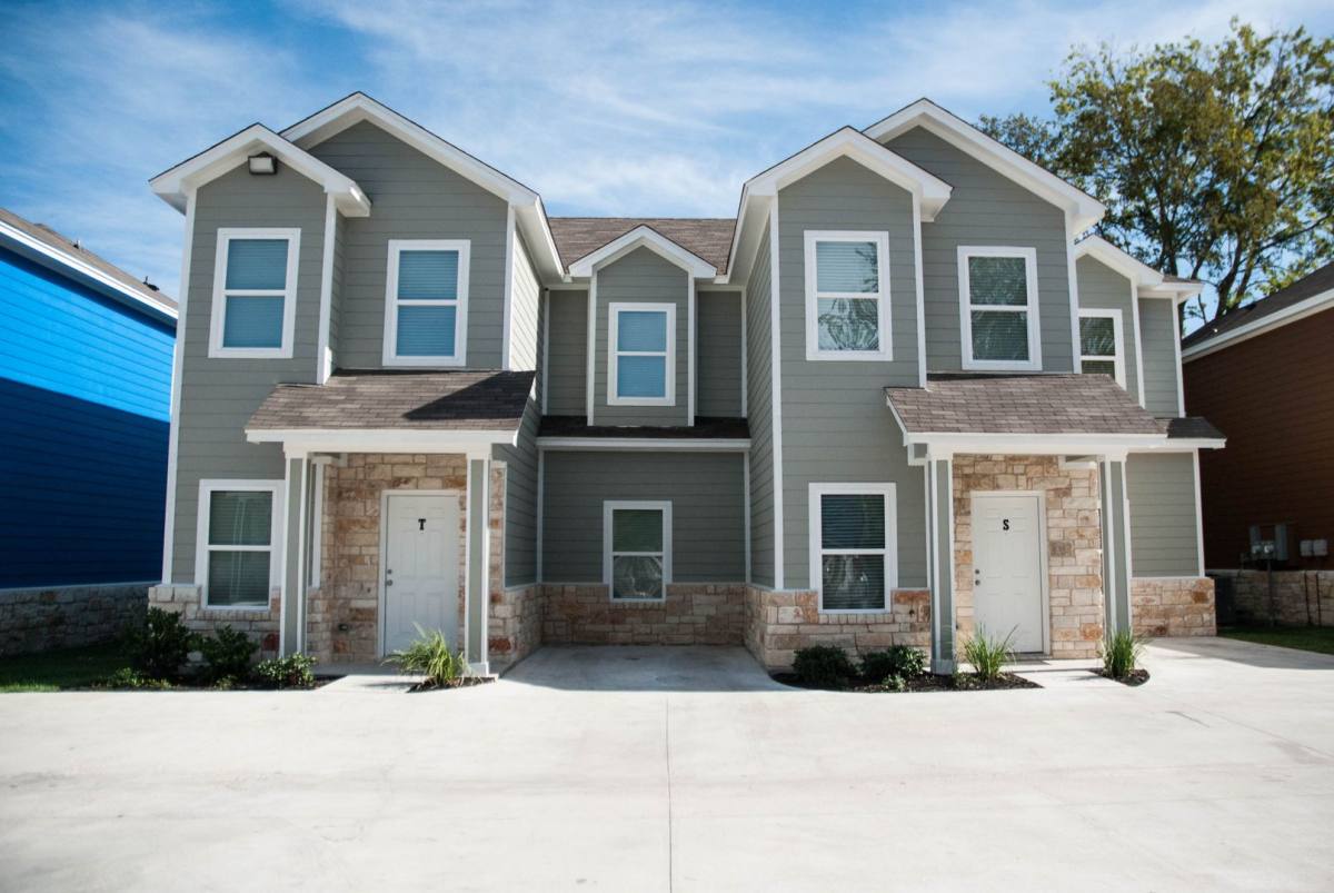 Townhouse for rent at 2227 S 3rd St, Waco, TX 76706