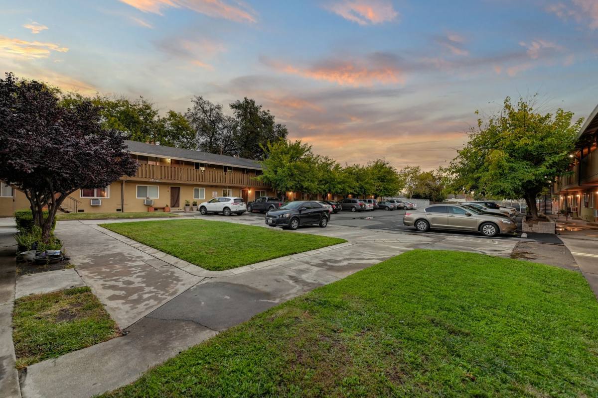 Apartment for rent at 6901 Florin Rd, Sacramento, CA 95828