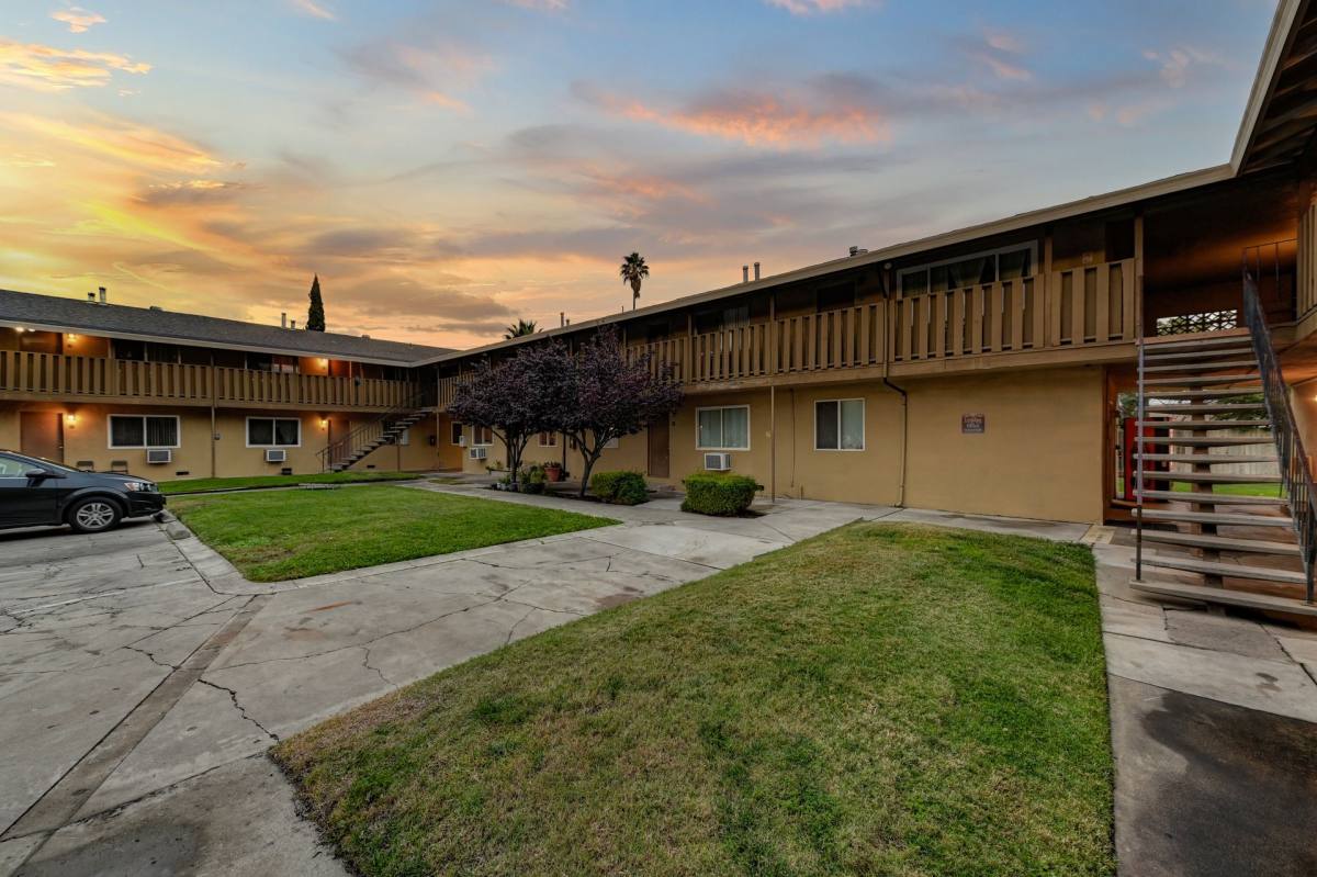 Apartment for rent at 6901 Florin Rd, Sacramento, CA 95828