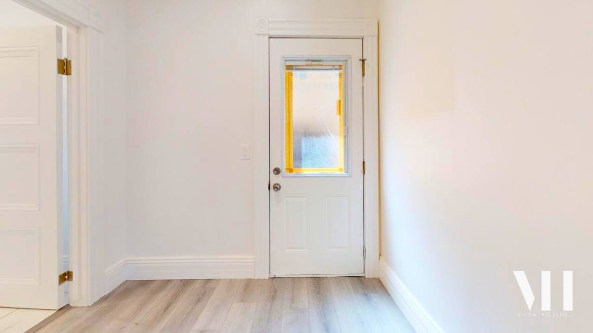 Apartment for rent at 1030 W 23rd St, Los Angeles, CA 90007