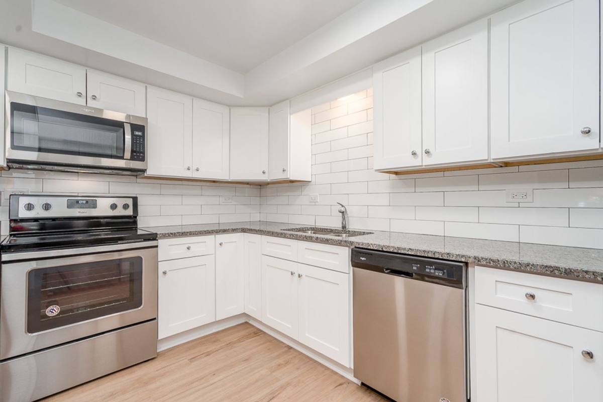 Apartment for rent at 21 S Waiola Ave, La Grange, IL 60525