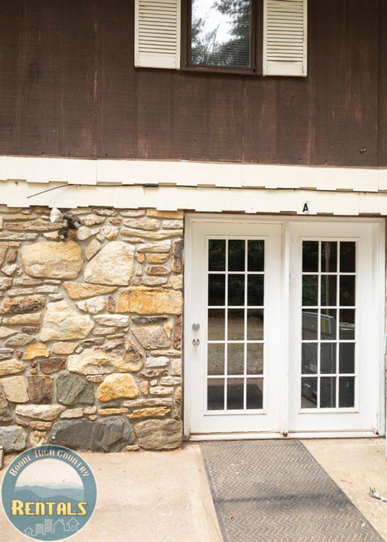 Apartment for rent at 160 Evening Shade Dr, Boone, NC 28607