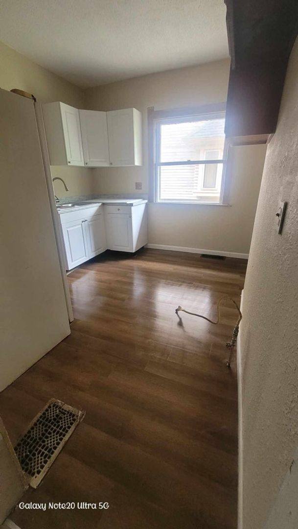 Apartment for rent at 922 Islington, Toledo, OH 43610