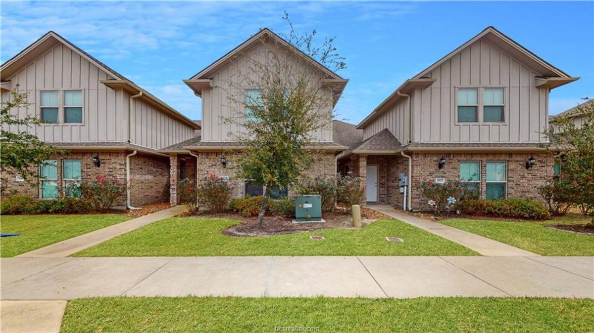 Townhouse for rent at 3605 Haverford, College Station, TX 77845