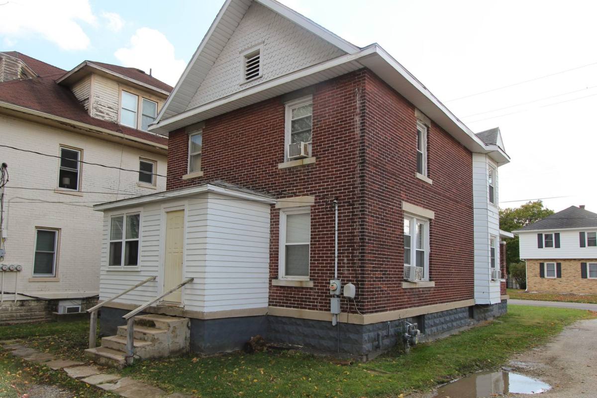 House for rent at 1926 W Jackson St, Muncie, IN 47303