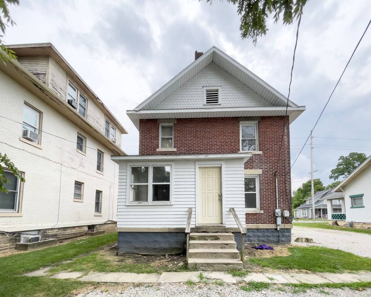 House for rent at 1926 W Jackson St, Muncie, IN 47303
