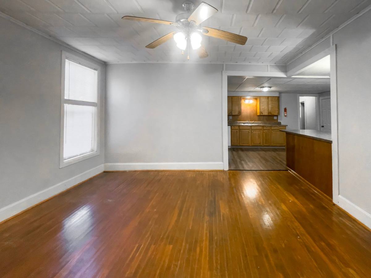Apartment for rent at 815 W University Ave, Muncie, IN 47303