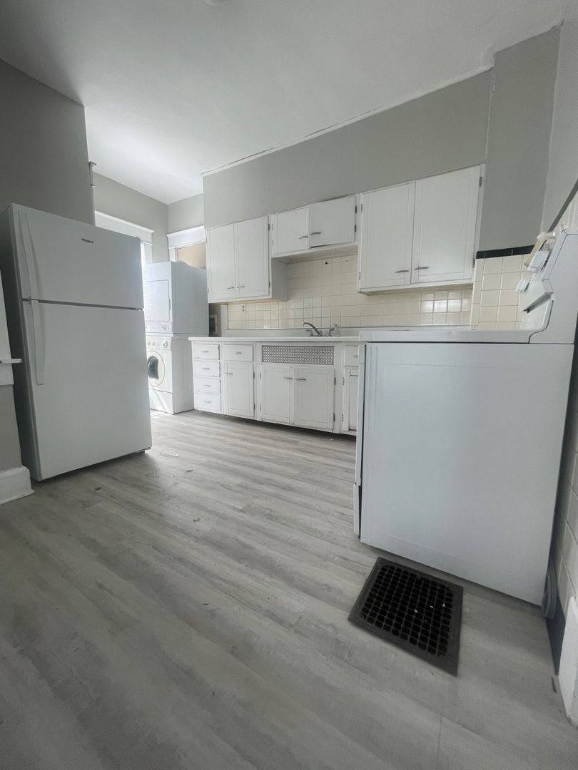 House for rent at 2105 W Jackson St, Muncie, IN 47303