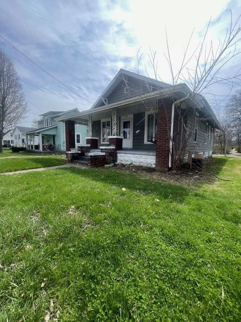 House for rent at 2105 W Jackson St, Muncie, IN 47303